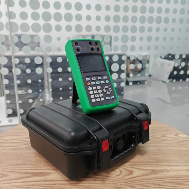 實(shí)拍高精度熱工校驗(yàn)儀 6.jpg